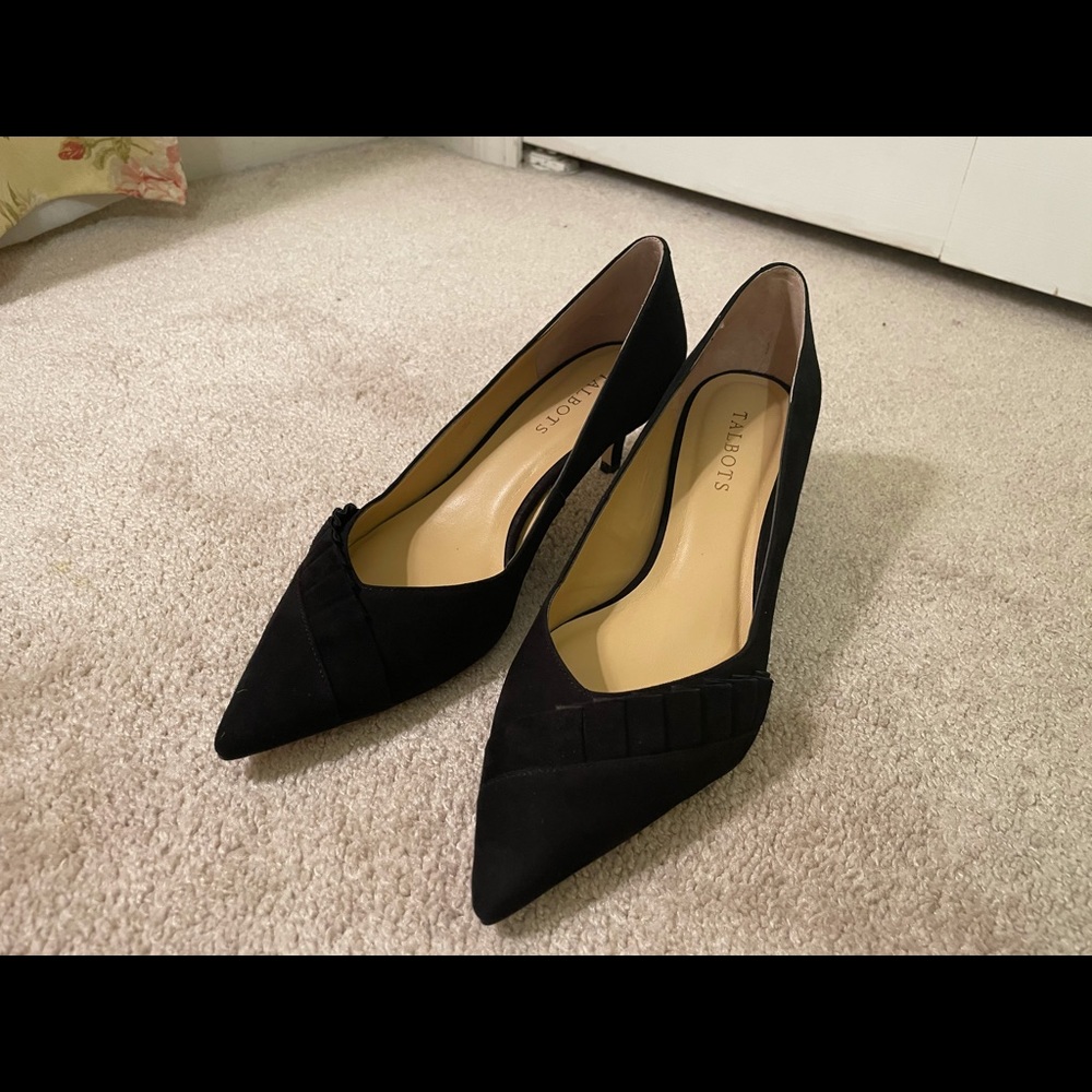 Talbots Black Erica 50 Ruffle Heels